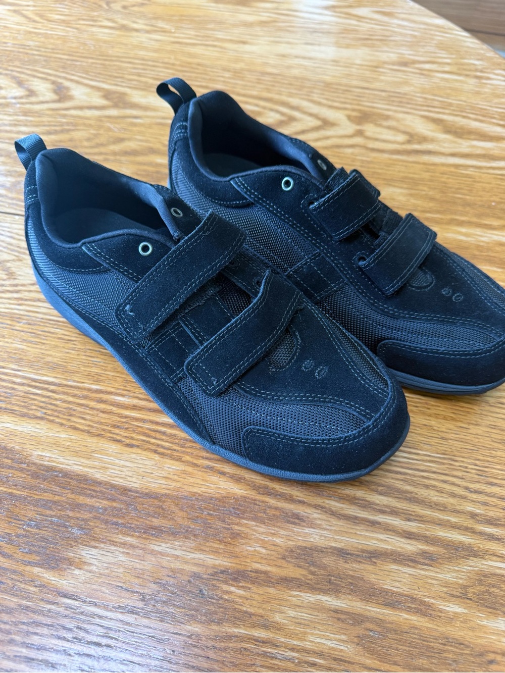 9 1/2 WW Women's Dual Straps Sneakers